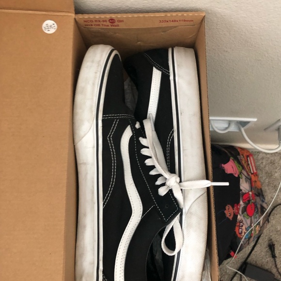 High top vans, size 12 and low top vans size 10.5 - Picture 3 of 4